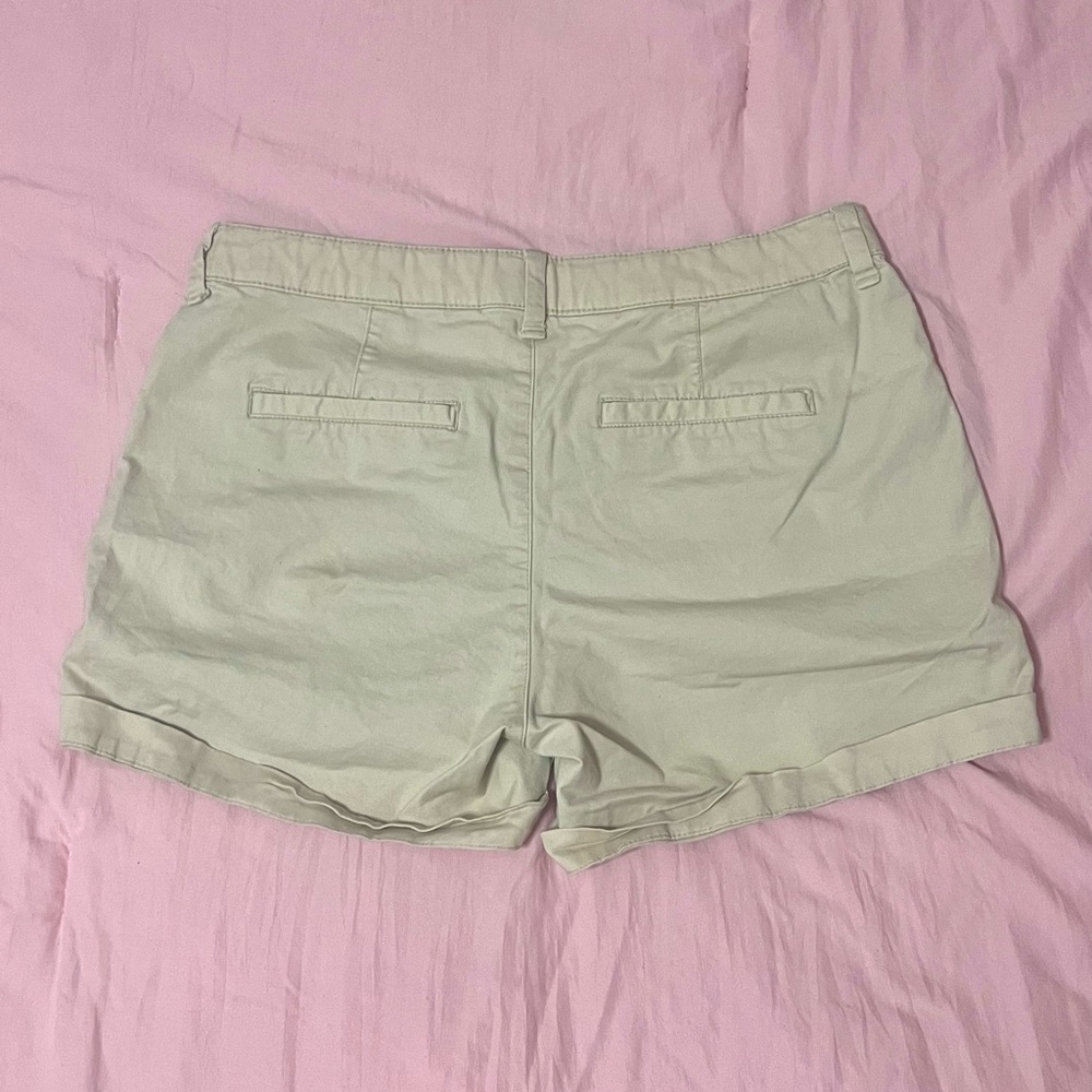GAP Women's Beige Cargo Shorts - Picture 2 of 5